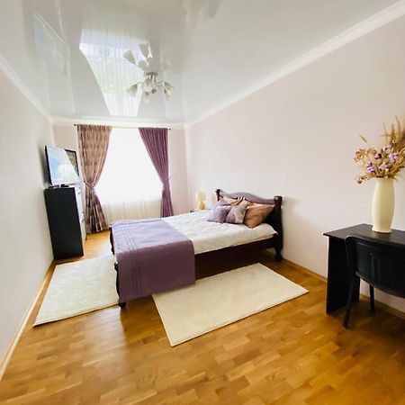 Apartmán Центр. Поруч Парк Та Став Ternopil Exteriér fotografie