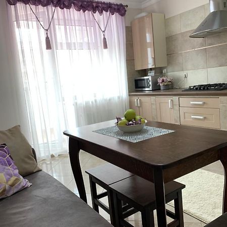 Apartmán Центр. Поруч Парк Та Став Ternopil Exteriér fotografie