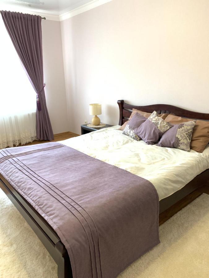 Apartmán Центр. Поруч Парк Та Став Ternopil Exteriér fotografie