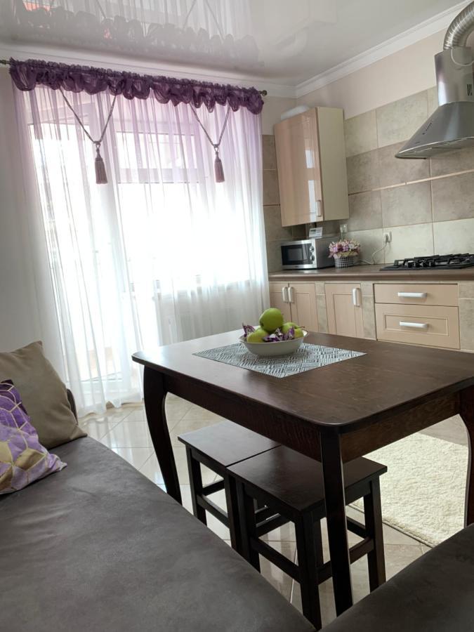 Apartmán Центр. Поруч Парк Та Став Ternopil Exteriér fotografie